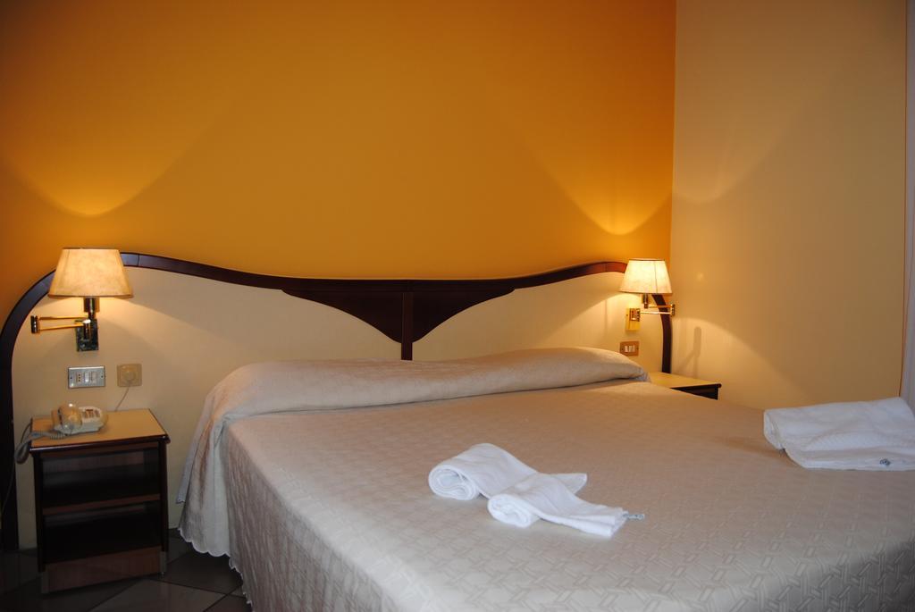 Hotel La Fenice Formigine Cameră foto
